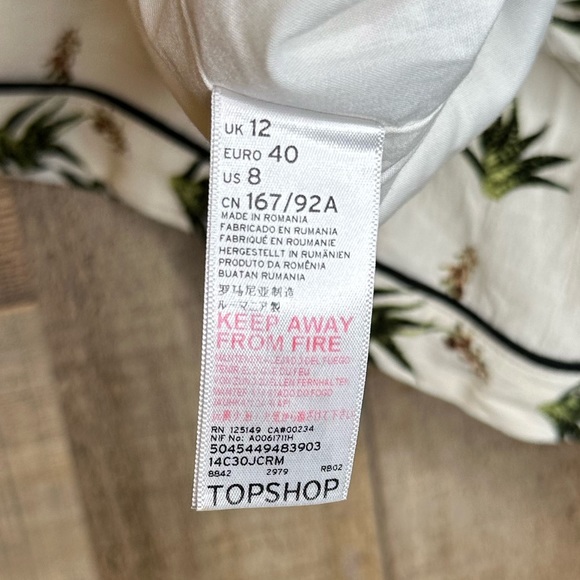 TOPSHOP Cactus Print High Waisted Shorts 8 - Picture 10 of 11